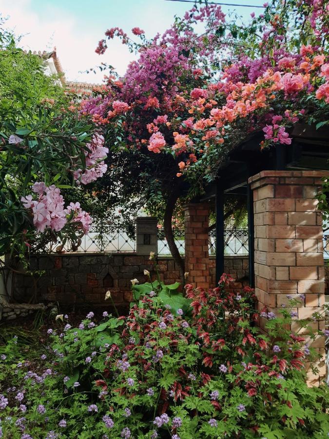 Apartamento Veneto's Garden Kardamyli Exterior foto