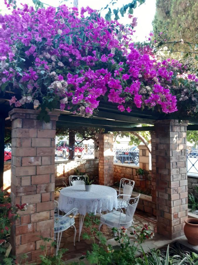 Apartamento Veneto's Garden Kardamyli Exterior foto